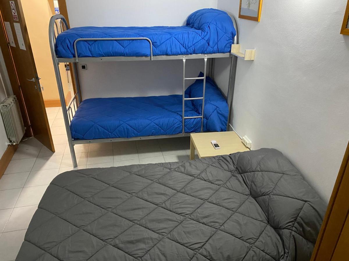 Albergue Las Veletas Caces エクステリア 写真