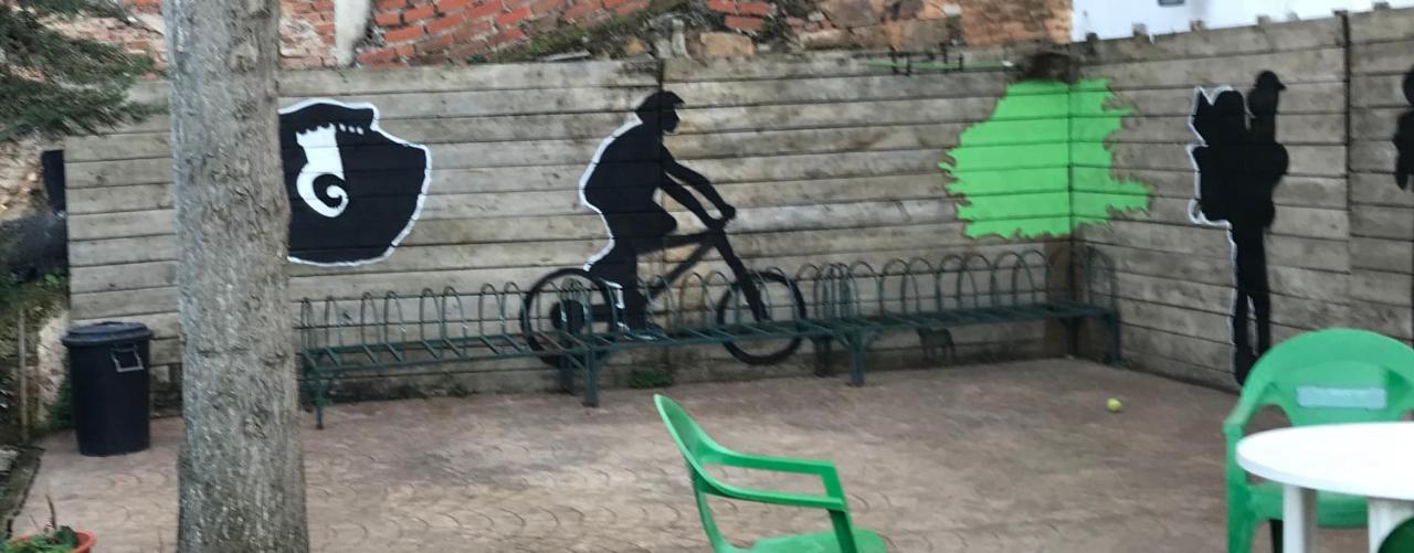 Albergue Las Veletas Caces エクステリア 写真