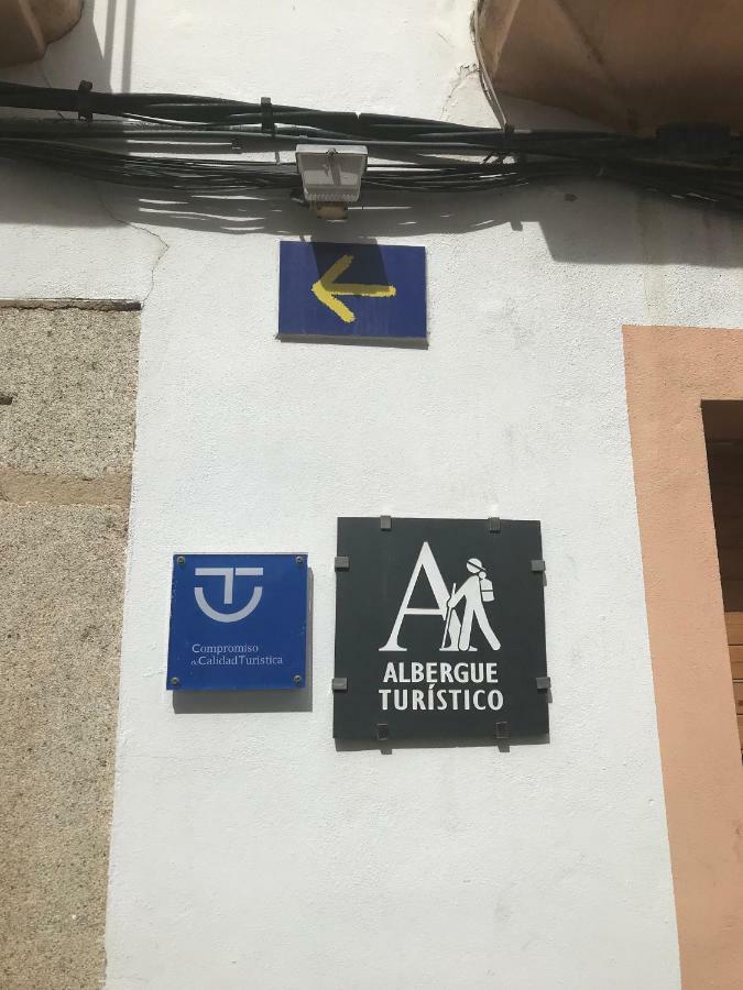 Albergue Las Veletas Caces エクステリア 写真
