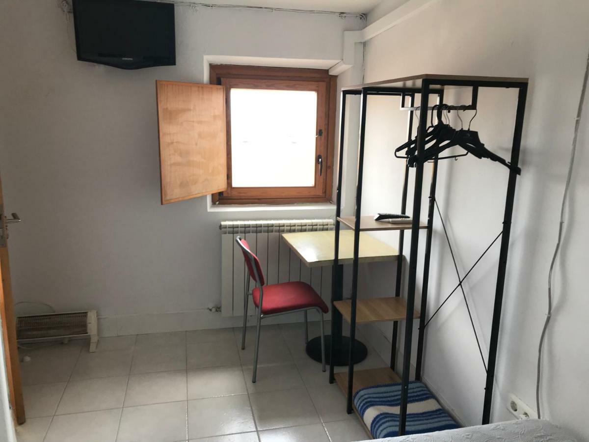Albergue Las Veletas Caces エクステリア 写真