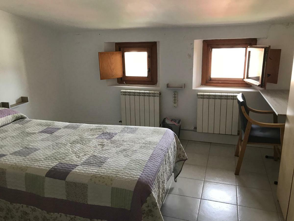 Albergue Las Veletas Caces エクステリア 写真
