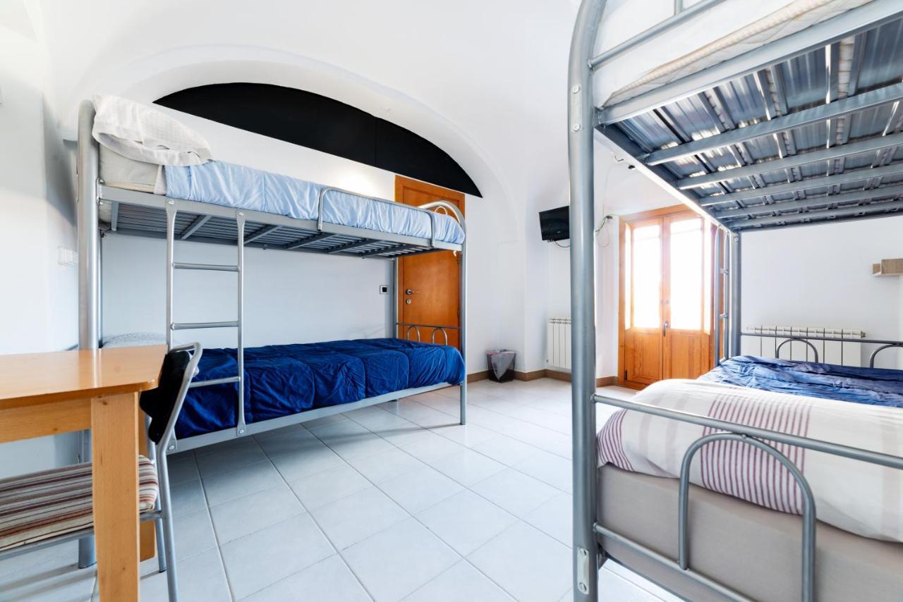 Albergue Las Veletas Caces エクステリア 写真
